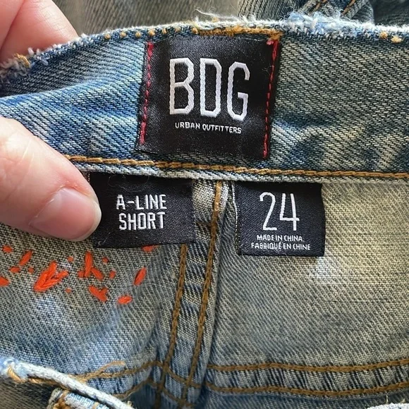 Urban Outfitters BDG Patchwork A-Line Denim Shorts Embroidered Size 24 - Picture 9 of 11
